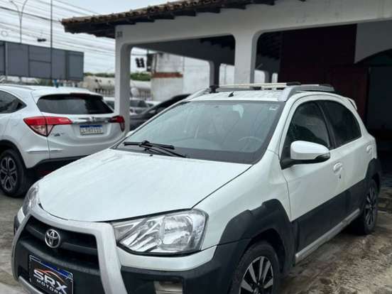 TOYOTA-ETIOS-1.5 XLS 16V FLEX 4P MANUAL TOYOTA-ETIOS-2015