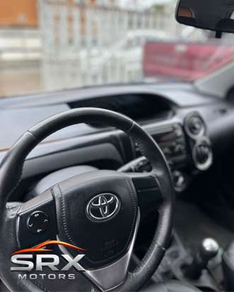 TOYOTA-ETIOS-2015