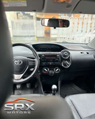 TOYOTA-ETIOS-2015