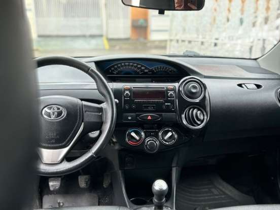 TOYOTA-ETIOS-1.5 XLS 16V FLEX 4P MANUAL TOYOTA-ETIOS-2015