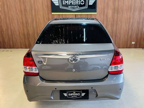 TOYOTA-ETIOS-2018