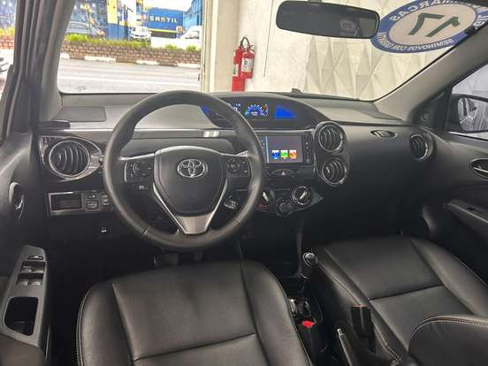 TOYOTA-ETIOS-1.5 XLS SEDAN 16V FLEX 4P AUTOMÁTICO TOYOTA-ETIOS-2016