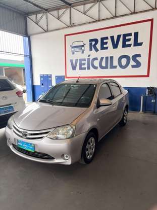 TOYOTA-ETIOS-2016