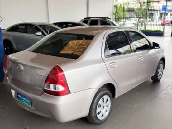 TOYOTA-ETIOS-1.5 XS SEDAN 16V FLEX 4P AUTOMÁTICO TOYOTA-ETIOS-2016