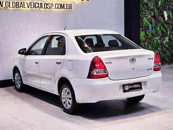 TOYOTA-ETIOS-1.5 XS SEDAN 16V FLEX 4P AUTOMÁTICO TOYOTA-ETIOS-2017
