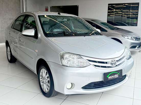 TOYOTA-ETIOS-1.5 XS SEDAN 16V FLEX 4P AUTOMÁTICO TOYOTA-ETIOS-2016