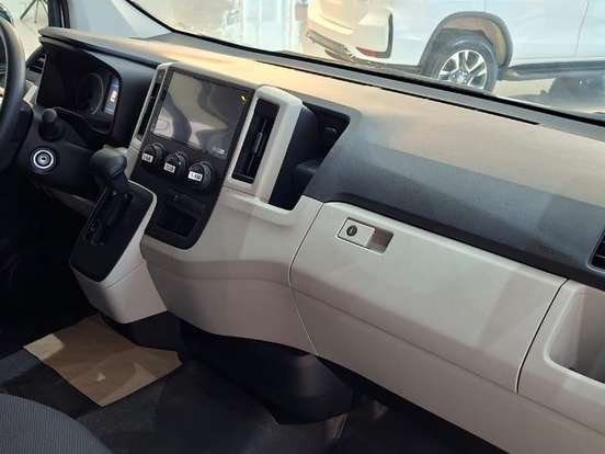 TOYOTA-HIACE-2.8 D-4D TURBO DIESEL FURGÃO DX AUTOMÁTICO TOYOTA-HIACE-2026