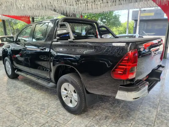 TOYOTA-HILUX-2017