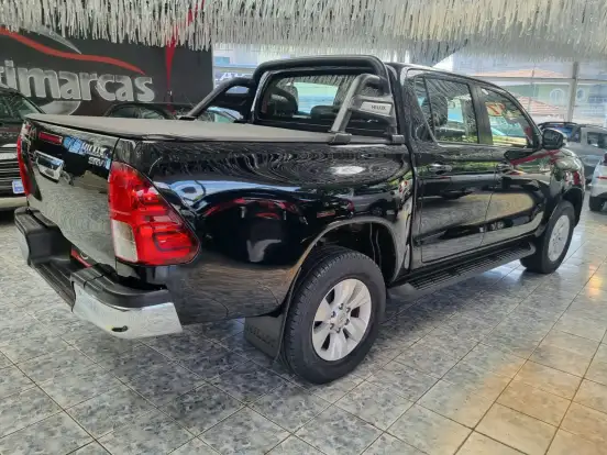 TOYOTA-HILUX-2017