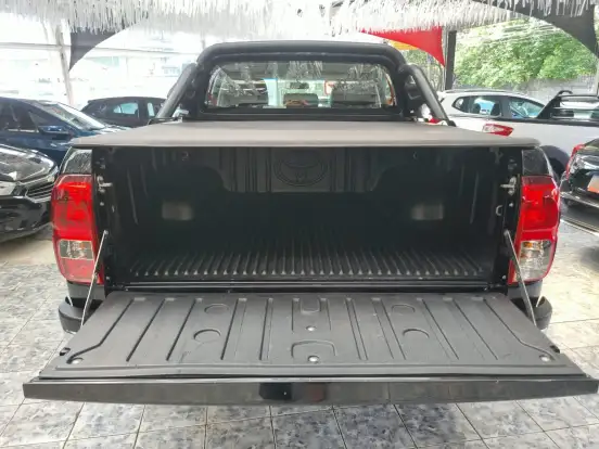 TOYOTA-HILUX-2.7 SRV 4X2 CD 16V FLEX 4P AUTOMÁTICO TOYOTA-HILUX-2017