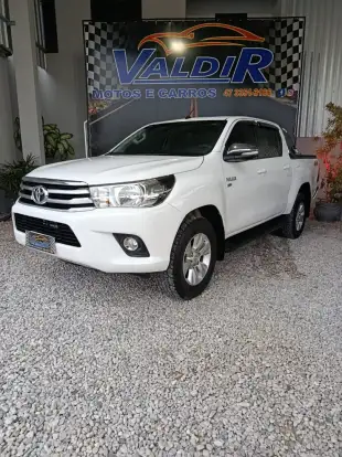 TOYOTA-HILUX-2017