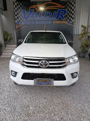 TOYOTA-HILUX-2017