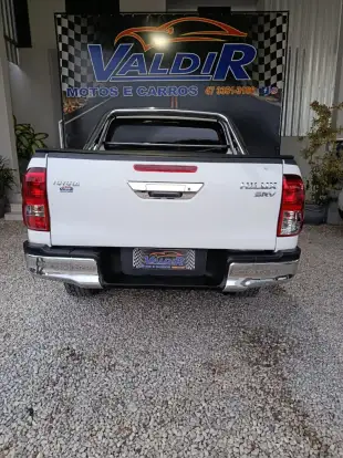 TOYOTA-HILUX-2017