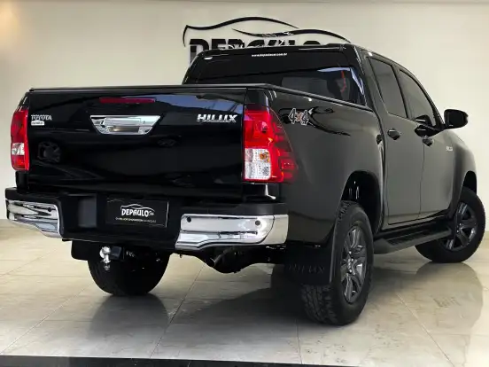 TOYOTA-HILUX-2.8 D-4D TURBO DIESEL CD SR 4X4 AUTOMÁTICO TOYOTA-HILUX-2024