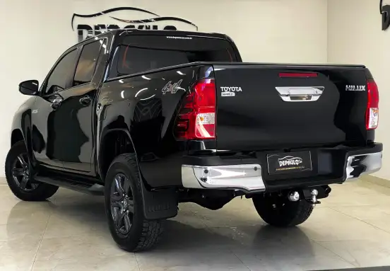 TOYOTA-HILUX-2024