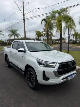 TOYOTA-HILUX-2022