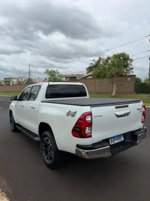 TOYOTA-HILUX-2.8 D-4D TURBO DIESEL CD SRX 4X4 AUTOMÁTICO TOYOTA-HILUX-2022