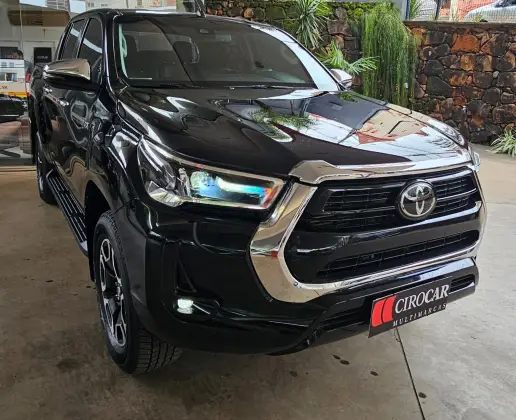 TOYOTA HILUX 2.8 D-4D TURBO DIESEL CD SRX 4X4 AUTOMÁTICO