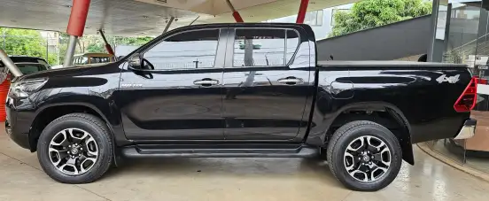 TOYOTA-HILUX-2.8 D-4D TURBO DIESEL CD SRX 4X4 AUTOMÁTICO TOYOTA-HILUX-2020