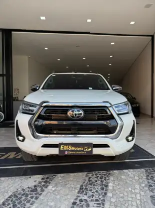 TOYOTA-HILUX-2021