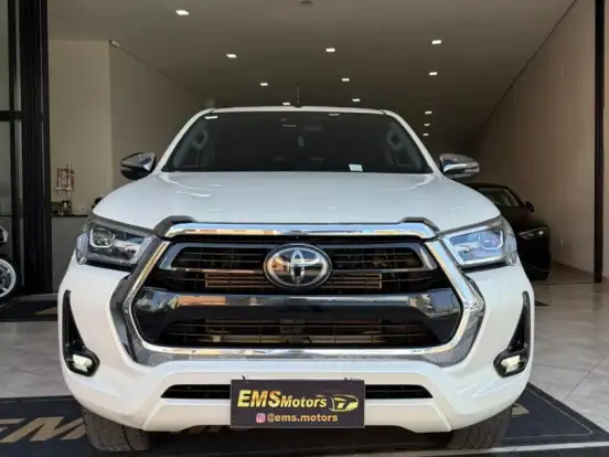 TOYOTA-HILUX-2.8 D-4D TURBO DIESEL CD SRX 4X4 AUTOMÁTICO TOYOTA-HILUX-2021