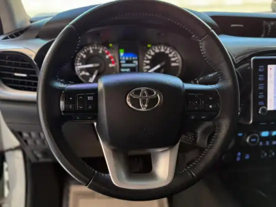 TOYOTA-HILUX-2.8 D-4D TURBO DIESEL CD SRX 4X4 AUTOMÁTICO TOYOTA-HILUX-2021