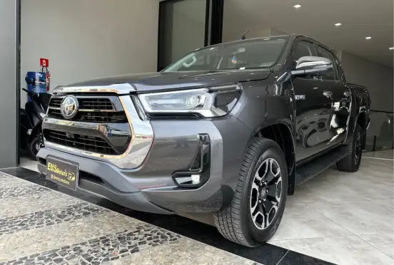 TOYOTA-HILUX-2022