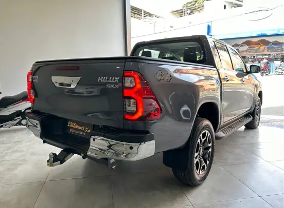 TOYOTA-HILUX-2022