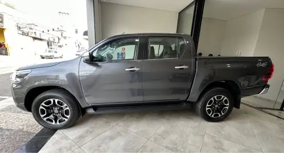 TOYOTA-HILUX-2022