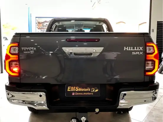TOYOTA-HILUX-2.8 D-4D TURBO DIESEL CD SRX 4X4 AUTOMÁTICO TOYOTA-HILUX-2022