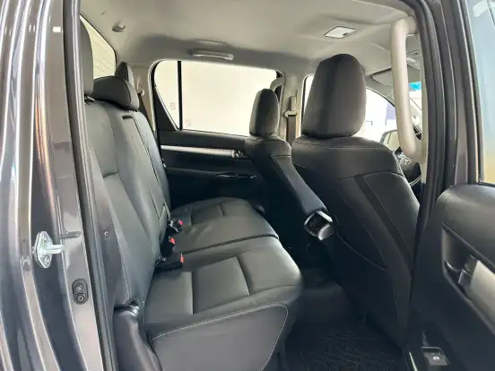 TOYOTA-HILUX-2022