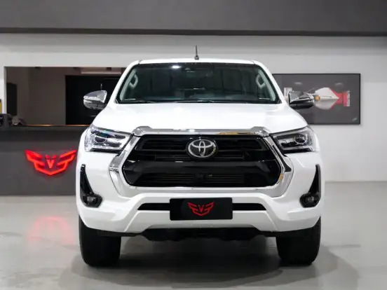 TOYOTA-HILUX-2025