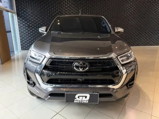 TOYOTA-HILUX-2.8 D-4D TURBO DIESEL CD SRX 4X4 AUTOMÁTICO TOYOTA-HILUX-2023