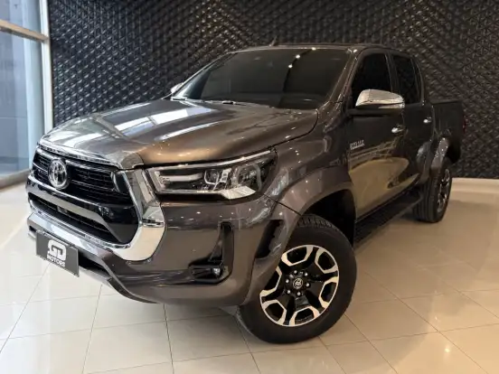 TOYOTA-HILUX-2.8 D-4D TURBO DIESEL CD SRX 4X4 AUTOMÁTICO TOYOTA-HILUX-2023