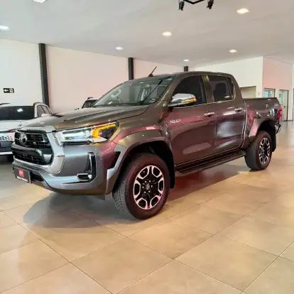TOYOTA-HILUX-2.8 D-4D TURBO DIESEL CD SRX PLUS 4X4 AUTOMÁTICO TOYOTA-HILUX-2024