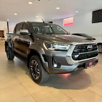 TOYOTA-HILUX-2.8 D-4D TURBO DIESEL CD SRX PLUS 4X4 AUTOMÁTICO TOYOTA-HILUX-2024
