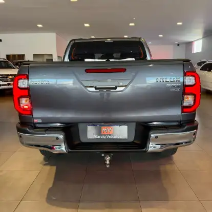 TOYOTA-HILUX-2024