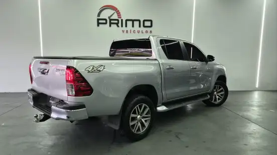 TOYOTA-HILUX-2017