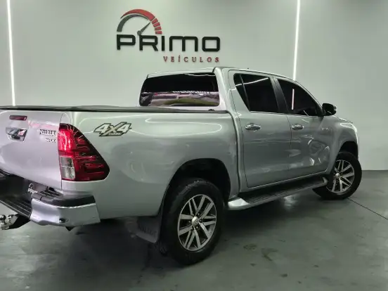 TOYOTA-HILUX-2.8 SRX 4X4 CD 16V DIESEL 4P AUTOMÁTICO TOYOTA-HILUX-2017