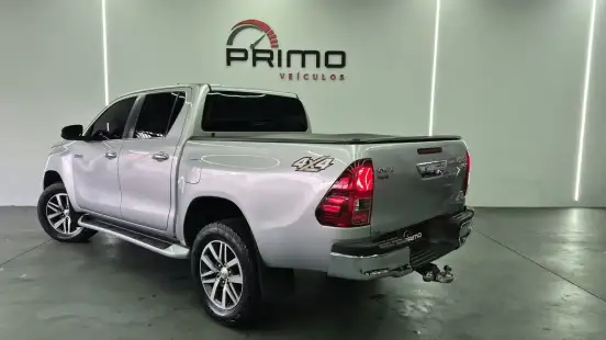 TOYOTA-HILUX-2017