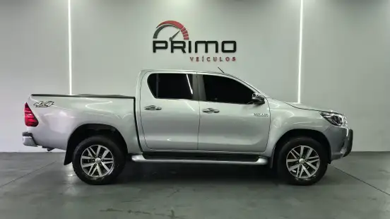 TOYOTA-HILUX-2017