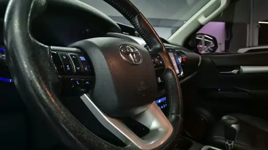 TOYOTA-HILUX-2017