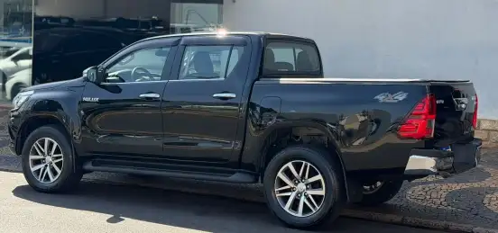TOYOTA-HILUX-2.8 SRX 4X4 CD 16V DIESEL 4P AUTOMÁTICO TOYOTA-HILUX-2016