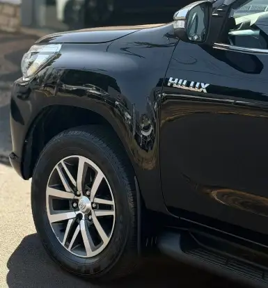 TOYOTA-HILUX-2.8 SRX 4X4 CD 16V DIESEL 4P AUTOMÁTICO TOYOTA-HILUX-2016