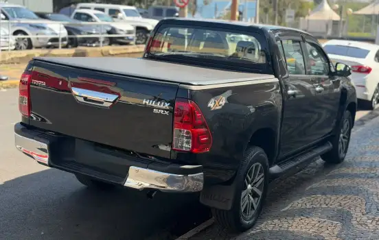 TOYOTA-HILUX-2016