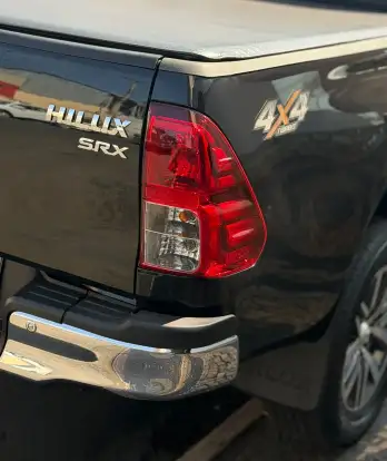 TOYOTA-HILUX-2.8 SRX 4X4 CD 16V DIESEL 4P AUTOMÁTICO TOYOTA-HILUX-2016