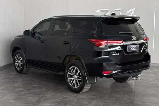 TOYOTA-HILUX-2018