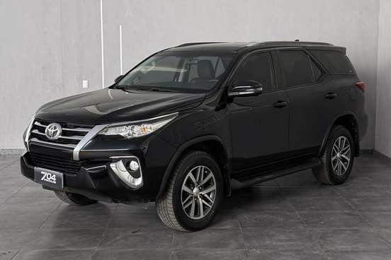 TOYOTA-HILUX-2018