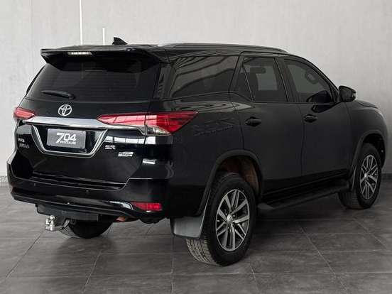 TOYOTA-HILUX-2.7 SR 4X2 CD 16V FLEX 4P AUTOMÁTICO TOYOTA-HILUX-2018