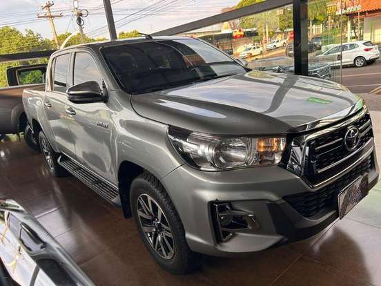 TOYOTA-HILUX-2019